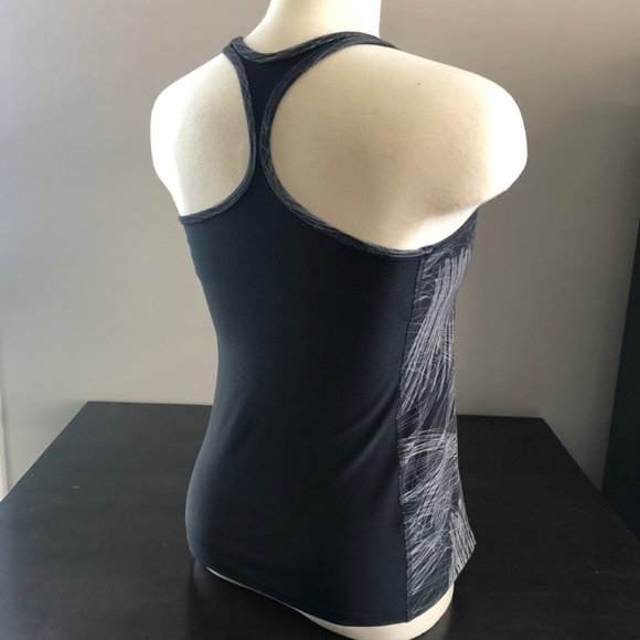 2/$20 DEAL - Grey & Black Nike Training Workout Top M - Picture 2 of 3